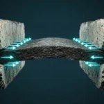 مادة فيلر بورد مرنة مضغوطة بين كتلتين خرسانيتين مع أسهم توضح الضغط.